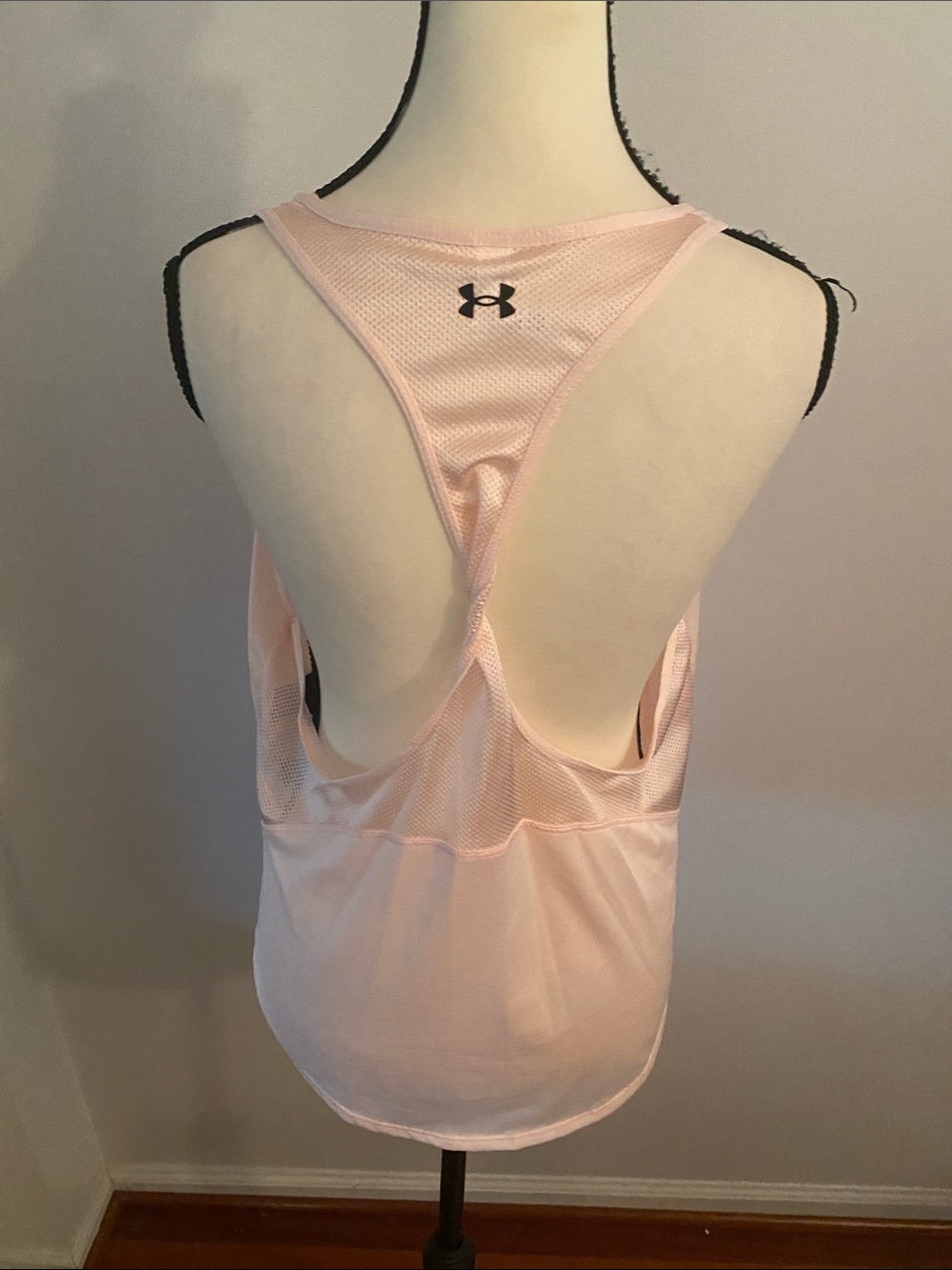 Tech vent twisted back tank size medium under armour